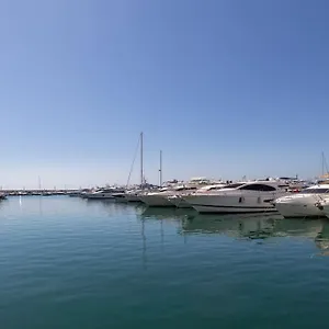 https://apt-in-the-heart-puerto-banus-luxurious.1costadelsol.com